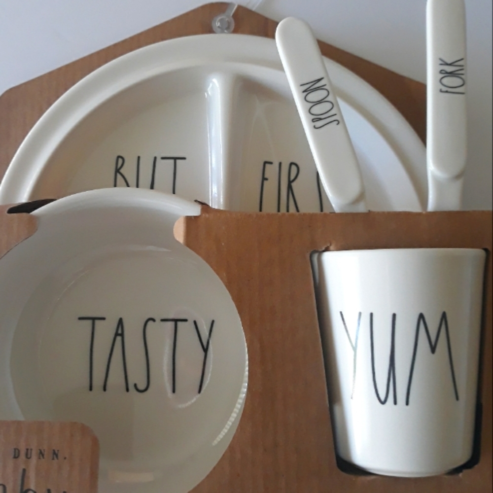 (New) Rae Dunn Plate Set - Picture 2 of 4